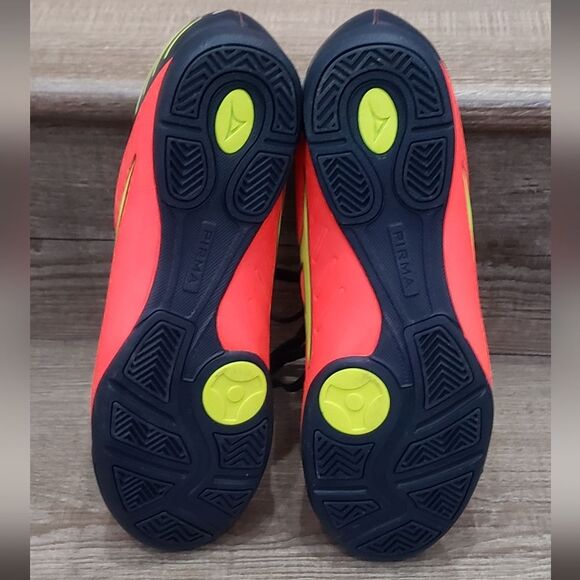 Athletic_Shoes